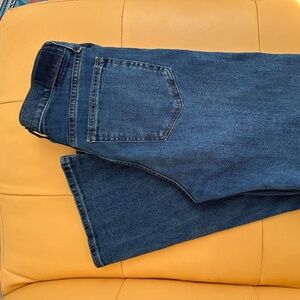 Abercrombie & Fitch The 90’s Relaxed Jean High Rise